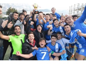 Yunusemre U-19 takımı Manisa İl Şampiyonu oldu