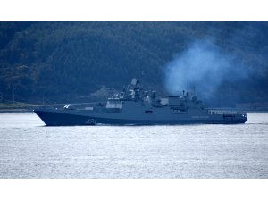 Rus askeri gemisi Çanakkale Boğazı'ndan geçti