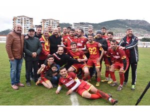 Niksar Belediyespor şampiyon oldu
