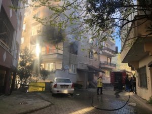 Mangal yakarken evini yaktı