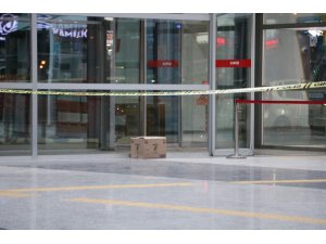 Terminalde unutulan kutu paniğe neden oldu