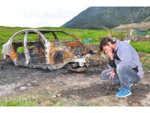 Suriyeli gencin otomobiliyle birlikte tüm birikimi de kül oldu