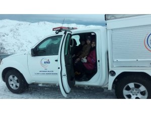 Nemrut’ta mahsur kalan aileyi AFAD kurtardı