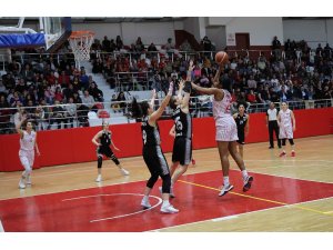 Potanın perileri play-off’a moralli başladı
