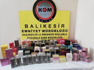 Polisten sahte parfüm operasyonu