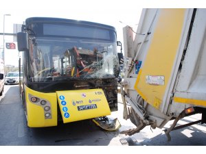 Ataşehir'de trafik kazası: 4 yaralı