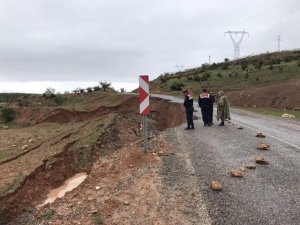 Siirt-Eruh karayolunda heyelan