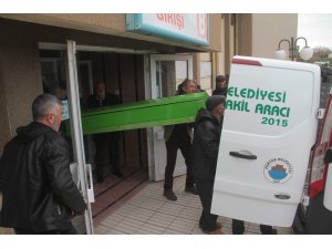 Bıçaklı saldırıda öldürülen annenin cenazesi morgdan alındı