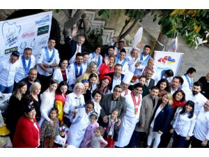 Kuşadası’nda ’Uluslararası Dünya Gözünden Türk Mutfağı’ yemek yarışması düzenlendi