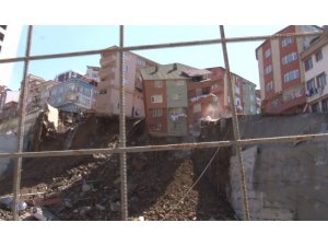 Kağıthane’deki bina böyle çöktü