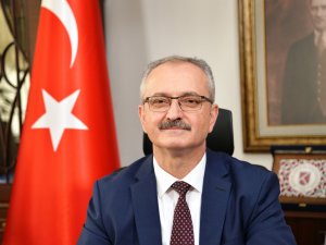 Özçelik’ten 23 Nisan mesajı