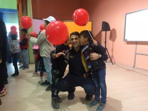 Jandarmadan öğrencilere 23 Nisan hediyesi