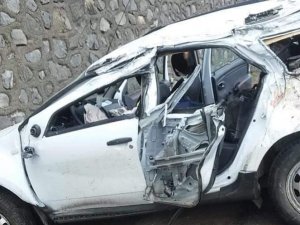 Kontrolden çıkan cip istinat duvarına çarptı: 2 ölü, 3 yaralı