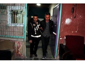 Define için 2 yıldır kazı yapan şahıslar suçüstü yakalandı