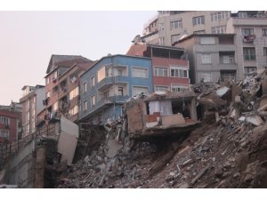 Kağıthane’deki enkaz gün ağarınca ortaya çıktı