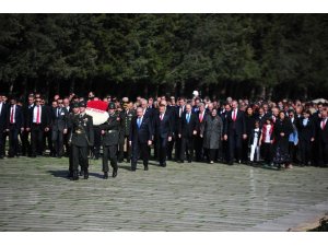 Devlet Erkanı, Anıtkabir’i ziyaret etti