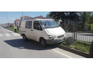 Minibüs bisiklete çarptı: 1 yaralı