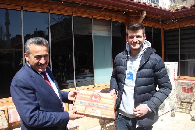 Başkan Tutal, Mehmetçiklerle buluştu