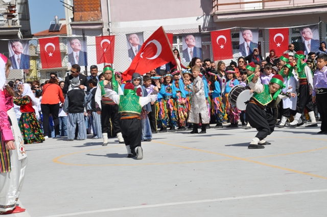 İlçelerde 23 Nisan coşkusu
