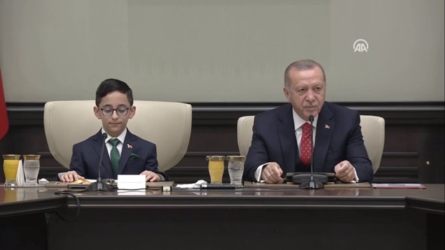 Külliye'de renkli anlar... "Kılıçdaroğlu'nu arayacak mısınız?" sorusuna yanıt