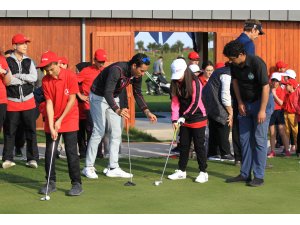 Golfün yıldızları, çocuklarla buluştu