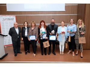 İş yaşamında erkekler kâra, kadınlar itibara önem veriyor