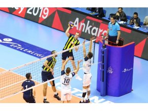 Efeler Lig’i final etabında Fenerbahçe seriyi 2-0’a getirdi