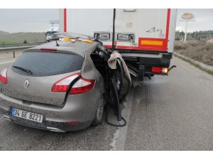 Afyonkarahisar’da feci kaza, genç kız hayatını kaybetti