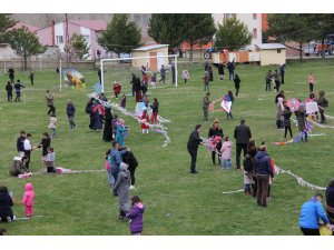 Zara'da uçurtma şenliği düzenlendi