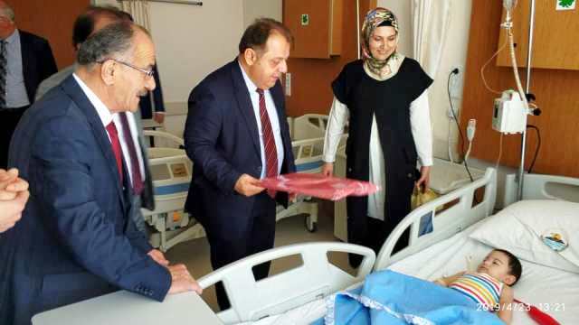 Devlet Hastanesi'nde 23 Nisan sevinci