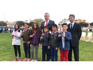 Burhaniye’de Hasan Taha atletizmde ilçe birincisi oldu