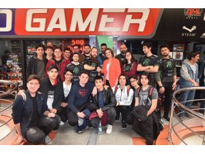 İzmit’te League Of Legends turnuvasına yoğun ilgi