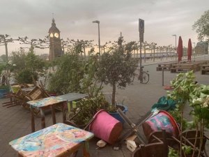 Fırtına ve şiddetli yağmur NRW’yi felç etti