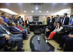 CHP İzmir İl Teşkilatı’ndan Kılıç’a tebrik ziyareti