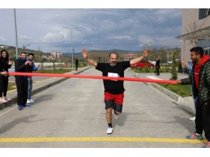 ‘Dedeler’ Bartın Üniversitesi’nde koştu