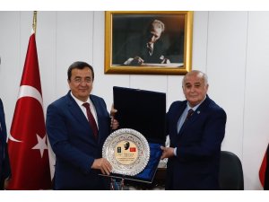 Batur’a İYİ Parti Konak’tan tebrik ziyareti