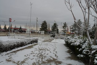 Ereğli'ye yılın ilk karı yağdı.