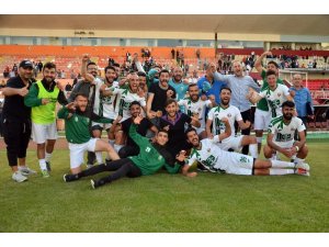 Ceyhanspor’da ligde kalma sevinci