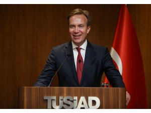 DÜZELTME: "4. Sanayi Devrimi'nde büyük fırsatlar var" başlıklı haberimizin içeriğinde, Dünya Ekonomik Forumu (WEF) Başkanı Borge Brende'nin soy ismi sehven "Berge" olarak yer almıştır. Haberimiz