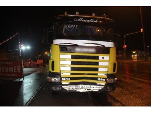 Tır otomobile çarptı, 3 yaşındaki Nisa hayatını kaybetti