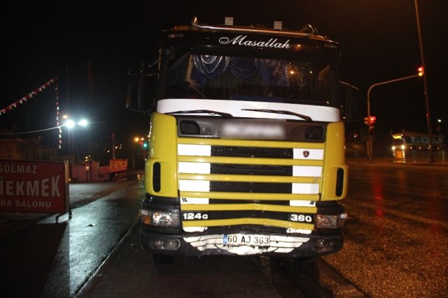 Konya'da tırın çarptığı otomobildeki çocuk öldü