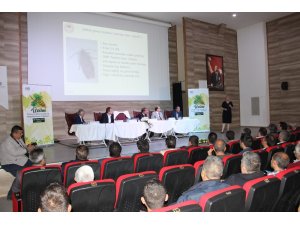 Üzümün geleceği ve sorunları Alaşehir’de konuşuldu