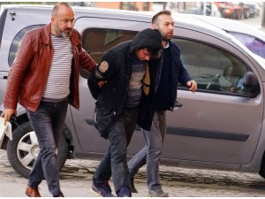 ‘Misafirliğe geliyorum’ bahanesiyle iş yerlerini soydu
