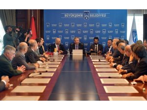 Başkan Yavaş çarşı esnafını makamında kabul etti