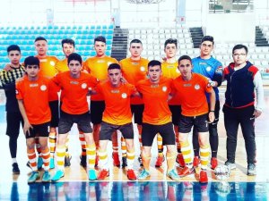 Arif Molu Teknik ve Endüstri Meslek Lisesi Futsal takımı yarı finalde