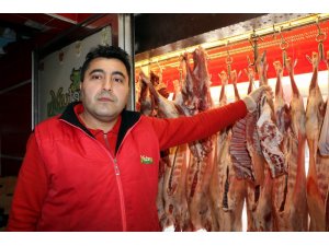 Tavuk uçtu, balık ve kırmızı et tutunmaya çalışıyor