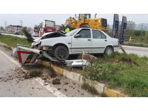 Direksiyon başında fenalaştı; 2 yaralı
