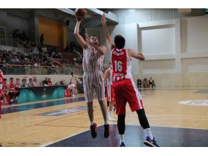 Türkiye Basketbol Ligi: Semt77 Yalova Belediyespor: 115 - Edirnespor: 96