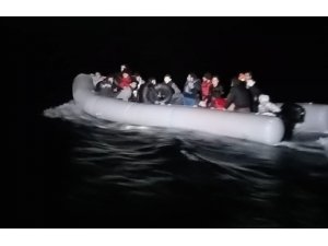 Kuşadası Körfezi’nde 18’i çocuk 43 kaçak göçmen yakalandı