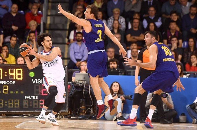 Anadolu Efes İstanbul'a bıraktı